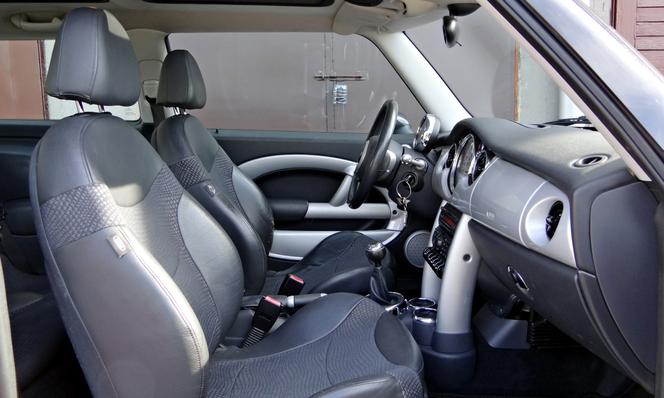 MINI Cooper 2003 rok