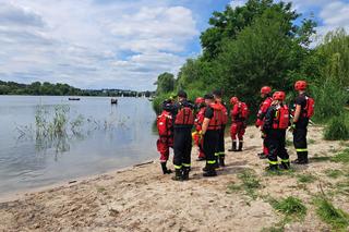 Strażacy pokazali, jak uratować tonącą osobę