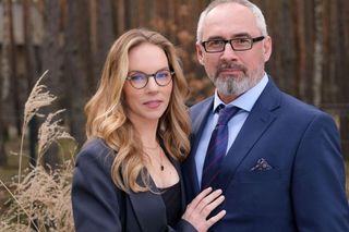 M jak miłość odc. 1806. Adam Werner (Jacek Kopczyński), Sylwia (Hanna Turnau)