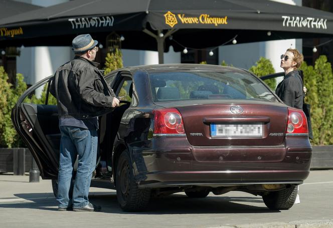 Ten pierścionek to prezent od Zbyszka ?