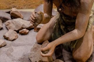 Ślady obecności neandertalczyka na polu w Iłży! To bardzo ważne odkrycie