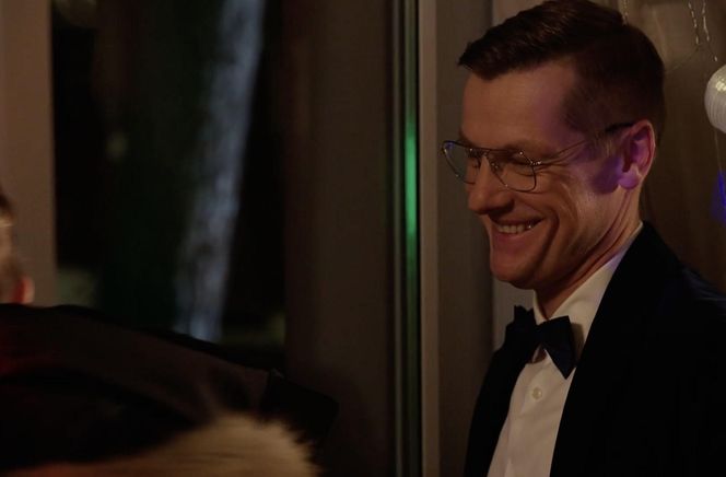 M jak miłość, zabawa sylwestrowa. Piotrek (Marcin Mroczek)