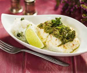 Dorsz pieczony z bazyliowym pesto: prosty przepis na rybę idealną