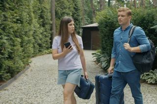 Barwy szczęścia odc. 3100. Agata (Natalia Zambrzycka), Hubert (Marek Molak)