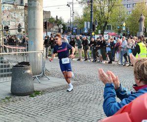 Rossmann Run 2025. Tłumy biegaczy wzięły udział w biegu ulicą Piotrkowską