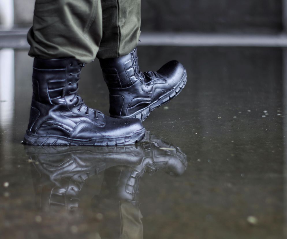 Obuwie robocze – przewodnik po normach i klasach ochronnych