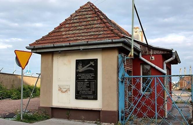 Zniknęły tablice pamiątkowe