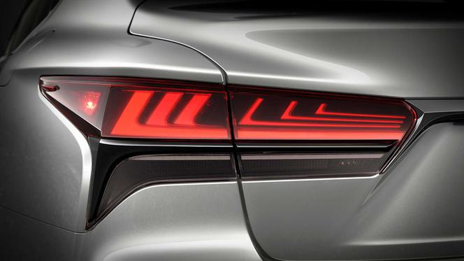 Lexus LS lifting 2021 