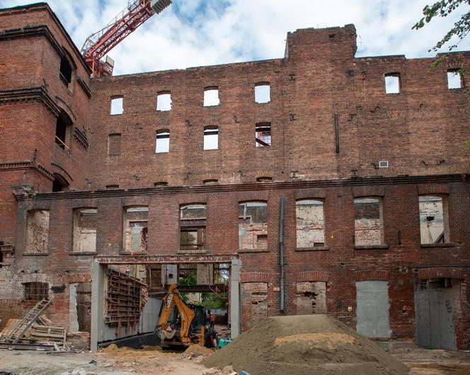 Pofabryczny kompleks w centrum Łodzi zmieni się nie do poznania