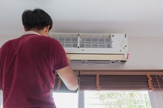 Legionella może rozwijać się w klimatyzacji. Są sposoby, żeby zapobiec namnażaniu bakterii 