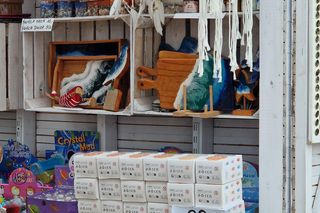 Te pamiątki kupuje się teraz na wakacjach. Najbardziej schodzą „brainroty”