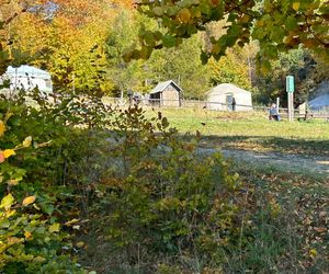 Małopolskie pasmo górskie zachwyca jesiennym pięknem. Ukryta perełka z widokiem na tatry 