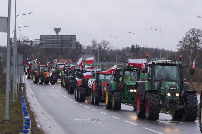 Protest rolników z 20 lutego. Blokada drogi obok Białegostoku