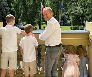 Tak Donald Tusk zajął się wnuczkami. Jednoznaczna reakcja internautów