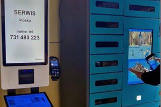 Obiadomat stanął na korytarzu bydgoskiej szkoły. Stołówki nie ma, ale lekcje trwają do późnego popołudnia