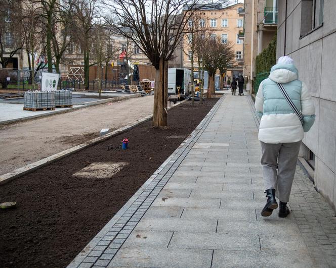 Plac Komuny Paryskiej w budowie. Kiedy spodziewany koniec prac?