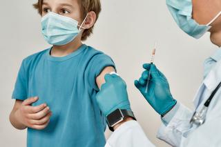 Katar a szczepienie - czy można zaszczepić dziecko, które ma katar?