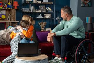 	Barwy szczęścia odc. 2999. Sebastian (Marek Krupski), Mateuszek (Filip Kawalerowicz), Dominika (Karolina Chapko)