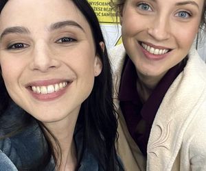 M jak miłość. Natalka (Dominika Suchecka), Paula (Marcelina Kieres)