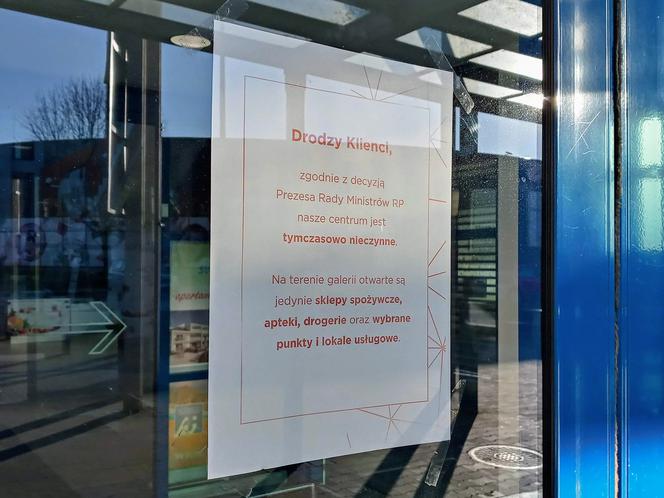 Puste galerie handlowe w Szczecinie po wprowadzeniu stanu epidemicznego