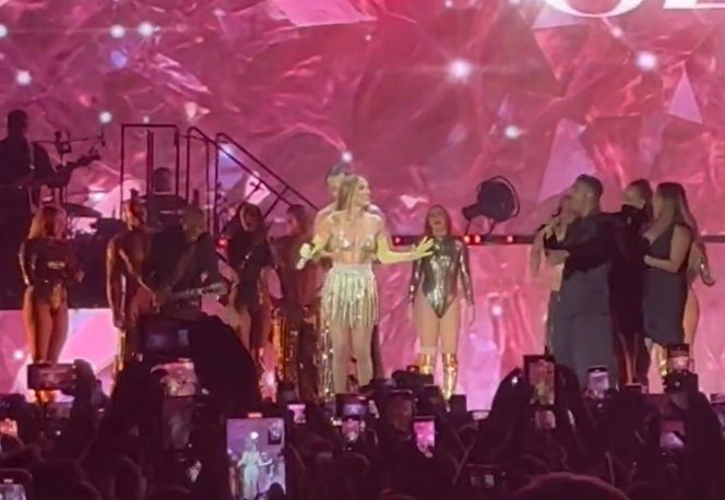 Jennifer Lopez nie nosi bielizny?! Tym razem na szczęście miała…