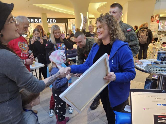 WOŚP w Olsztynie. Moc atrakcji w Centrum Handlowym Aura. Zobacz zdjęcia!