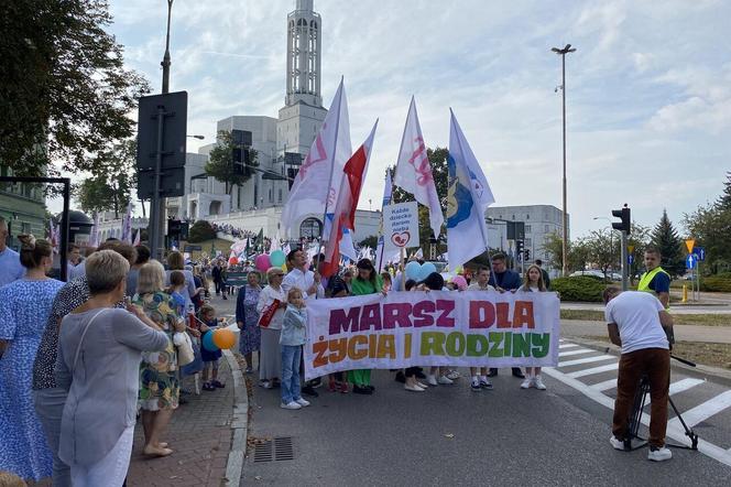 13. Marsz dla Życia i Rodziny zgromadził tłumy na ulicach Białegostoku [ZDJĘCIA]