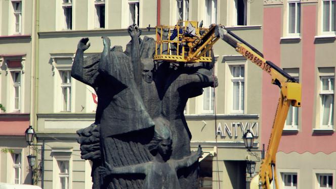 Remont Starego Rynku w Bydgoszczy. Zaglądamy na plac budowy [ZDJĘCIA]