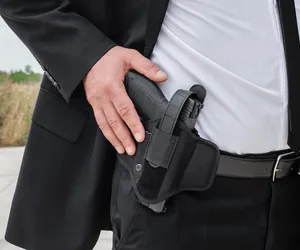 Zwłoki 45-latka na terenie bazy wojskowej w Powidzu. Ciało znalazł jego zmiennik