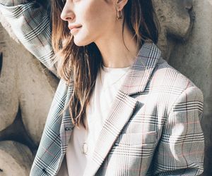 Oto 5 najsilniejszych trendów w jesień 2025, których nie może zabraknąć w twojej szafie