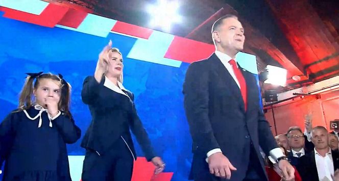 Karol Nawrocki z rodziną. Jego córka skradła show na wieczorze wyborczym