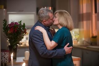 Na Wspólnej odcinek 2733, Danka (Lucyna Malec), Janusz (Janusz Zadura)