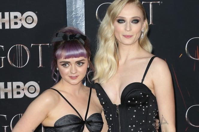 Maisie Williams i Sophie Turner