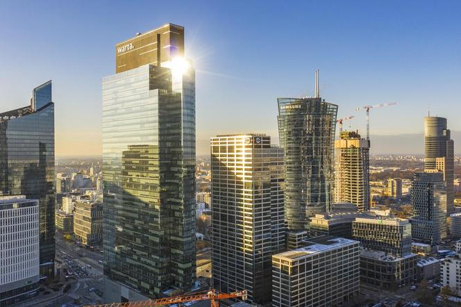 Warsaw UNIT w całości zasilany energią z fotowoltaiki