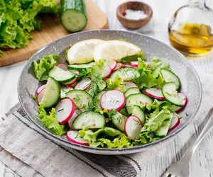 Szybka sałatka do obiadu - wiosna na talerzu