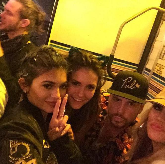Nina Dobrev, Kylie Jenner i Khloe Kardashian szaleją na Coachella 2015! Wiedzieliście, że się przyjaźnią?! ZDJĘCIA
