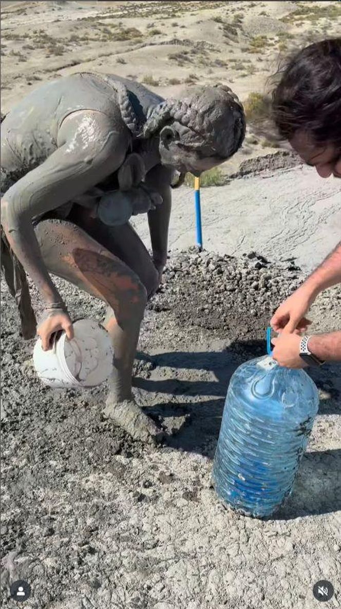 Maja Rutkowski zażywa błotnego SPA