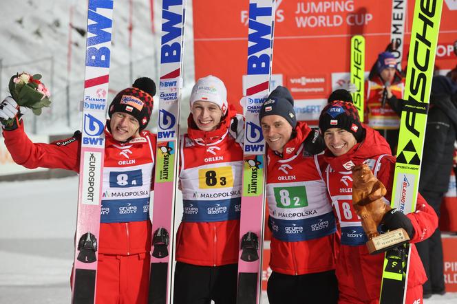 Polacy na podium drużynowego konkursu PŚ w skokach narciarskich w Zakopanem