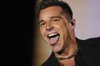 Ricky Martin ma dwóch synów. Chłopcy mają już po 16 lat! Tak wyglądają pociechy latynoskiego idola