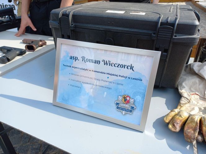 Trwają obchody Święta Policji w Lesznie. Świętują policjanci i policjantki