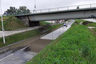 Przemyśl: Uwaga kierowcy! Nie ma przejazdu pod mostem Siwca na wybrzeżu Wilsona! [WIDEO]