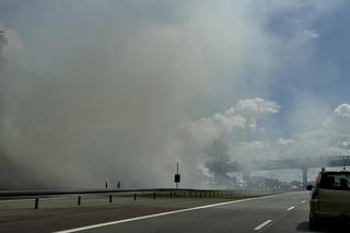 Autokar stanął w ogniu na A4