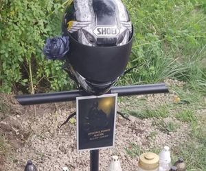 Kto ukradł kask z krzyża? 
