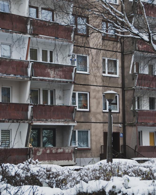 Na tym osiedlu w Sosnowcu czas się zatrzymał. Zobacz zdjęcia wyjątkowych bloków z wielkiej płyty