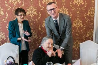 Pani Wanda skończyła 100 lat i zdradza sekret długowieczności. Od tego zawsze zaczyna dzień, kupisz to w każdym sklepie 