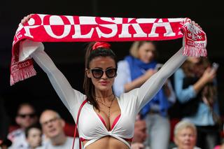 Miss Euro 2016 wróciła na stadiony! Marta Barczok wciąż zachwyca. Znów odsłoniła ciało na trybunach  