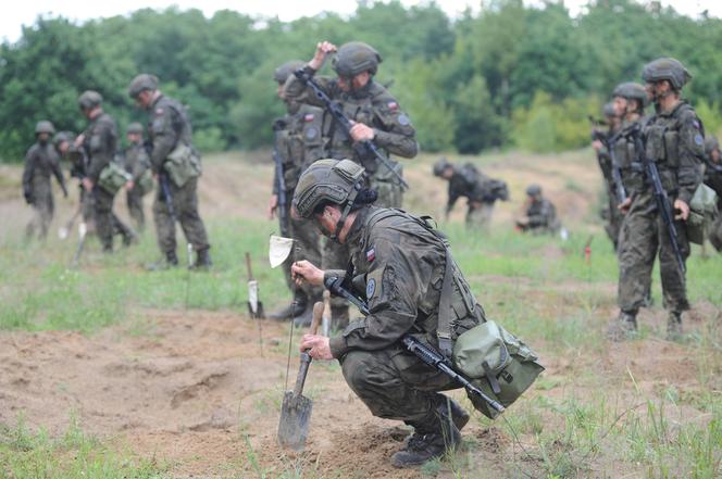 Szkolenie saperskie ochotników w 12. Brygadzie Zmechanizowanej w Szczecinie