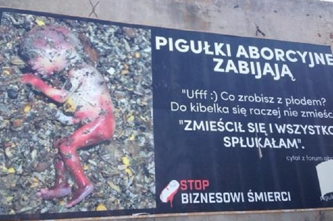 Zdjęcia martwych płodów na plakatach i podklejone ostrzami wlepki. Tak grupy Pro Life walczą we Wrocławiu z aborcją [AUDIO]