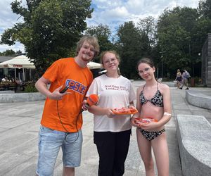Wakacyjny patrol Eska Summer City na olsztyńskiej Plaży Miejskiej