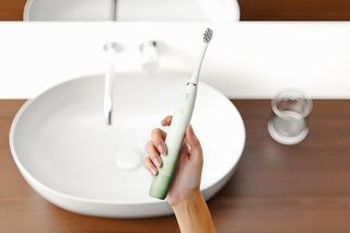 Szczoteczki soniczne a zdrowie dziąseł – Jak technologie wspierają profilaktykę chorób jamy ustnej